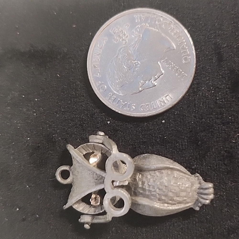 Vintage Cathedral Pewter Owl Pendant With Glasses Signed Small Owl Charm - Picture 4 of 4